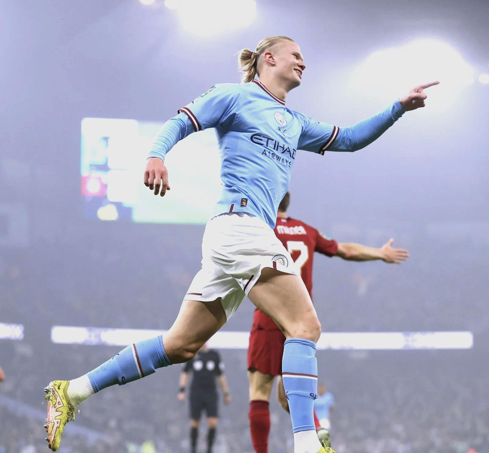 哈兰德重返赛场，领先优势明显首场状态出色，SKT观众沸腾！比赛高潮迭起的简单介绍